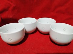 Patru boluri japoneze Arita, marcaj Kikumine, cu litofanie